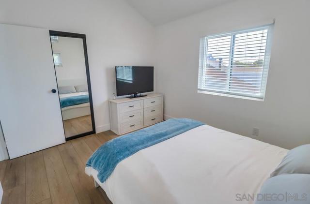 4053 55 Jewell St, San Diego CA: https://media.crmls.org/mediaz/c0c779a9-3d79-46cc-9650-8529c5bc951f.jpg