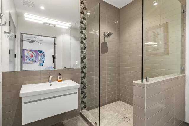 427 N Avenida Caballeros, Palm Springs CA: https://media.crmls.org/mediaz/c0c79081-95ee-4f50-bc59-4e2cb6ebd86f.jpg