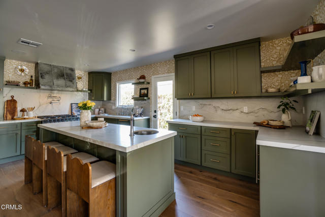 5163 Highland View Avenue, Los Angeles CA: https://media.crmls.org/mediaz/c0c7971d-4353-4b0d-a95d-613e068c41b9.jpg