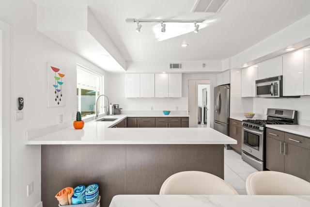 1175 E San Lucas Road, Palm Springs CA: https://media.crmls.org/mediaz/c0c7fa28-4131-4d6b-b04f-1860ad771333.jpg