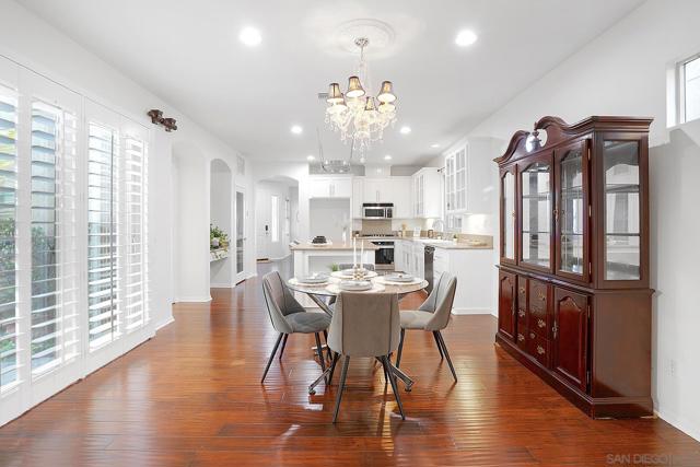 2361 porch swing st, Chula Vista CA: https://media.crmls.org/mediaz/c0c81954-afb0-4a7a-a003-bab065c5698f.jpg