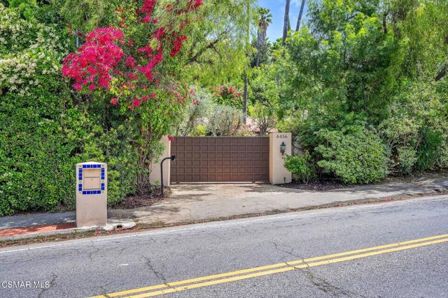 4456 Hayvenhurst Avenue, Encino CA: https://media.crmls.org/mediaz/c0c8ace0-b61a-4185-b339-4bdf34bf8c35.jpg