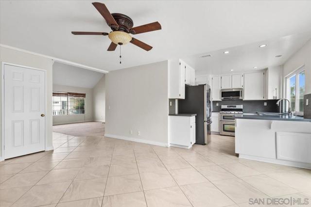 5356 Malcolm St, Oceanside CA: https://media.crmls.org/mediaz/c0c993af-3290-411d-9e32-acedd1fdbee9.jpg