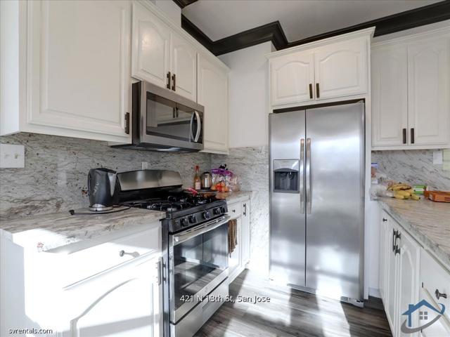 421 N 13th Street, San Jose CA: https://media.crmls.org/mediaz/c0c9a0e1-4d2c-41f5-a932-5ace13600454.jpg