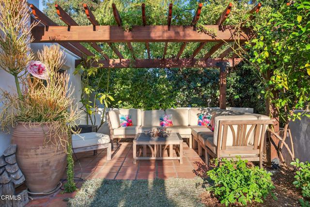 1454 S La Luna Avenue, Ojai CA: https://media.crmls.org/mediaz/c0c9c639-9947-4739-9d35-c49aa45ddfb8.jpg