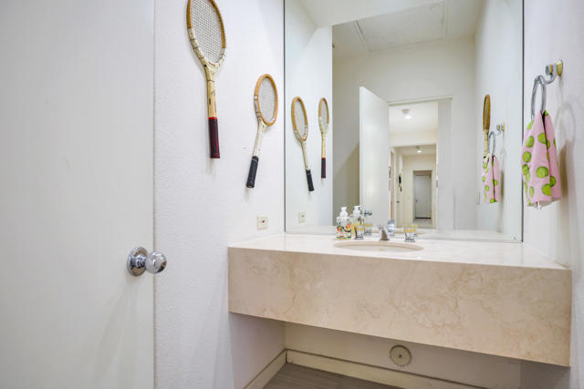 371 Tomahawk Drive, Palm Desert CA: https://media.crmls.org/mediaz/c0c9d25e-126d-4518-ab9e-5ff84f7ec6e4.jpg