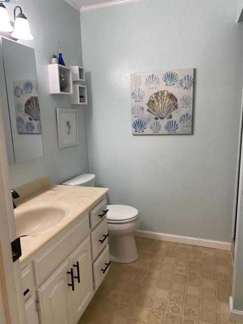 5186 Greenmeadow Dr, Concord CA: https://media.crmls.org/mediaz/c0ca1f5a-b170-4e9b-9c5f-bdecaf2215b2.jpg