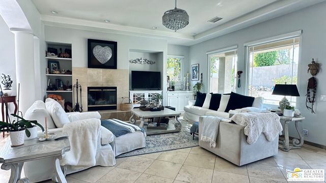 47925 Via Livorno, La Quinta CA: https://media.crmls.org/mediaz/c0cab481-6f24-4e9a-beab-950f8279983b.jpg