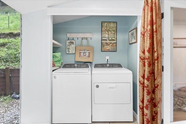 1711 Trout Gulch Road, Aptos CA: https://media.crmls.org/mediaz/c0cba43d-3be6-4695-ac86-ac71a149e958.jpg