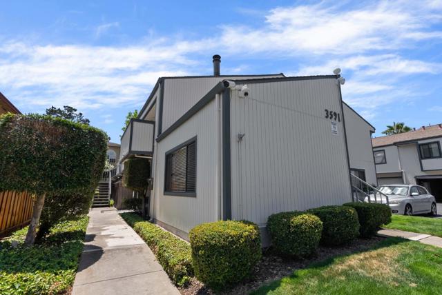 3591 S Bascom Avenue, Campbell CA: https://media.crmls.org/mediaz/c0cc394a-6d31-497c-944d-6e2710e98eb8.jpg