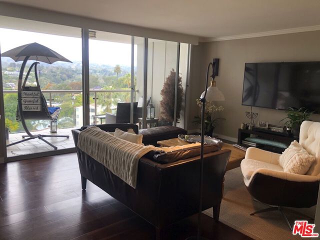201 OCEAN Avenue, Santa Monica CA: https://media.crmls.org/mediaz/c0cc4e81-7c74-4b21-8f9e-64cc7570e5c9.jpg