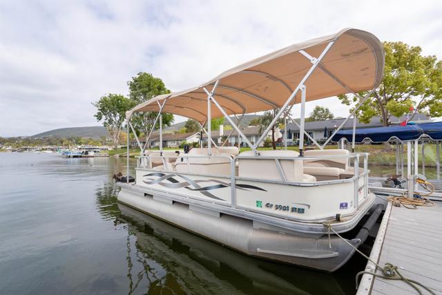 1564 Via Brisa Del Lago, San Marcos CA: https://media.crmls.org/mediaz/c0cc53c8-51bb-4e20-ae72-b7b2e2b4a3fb.jpg