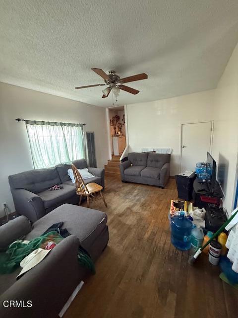 3317 Stanford Avenue, Los Angeles CA: https://media.crmls.org/mediaz/c0cccb59-fe35-4fe1-a3cf-3314d76cd0ec.jpg