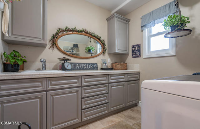 1029 Alta Vista Road, Simi Valley CA: https://media.crmls.org/mediaz/c0ccd7c6-0a72-4140-9d85-bf7f009792fc.jpg