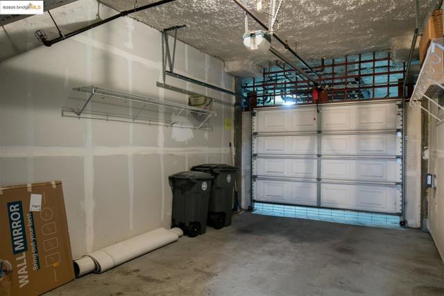 4153 Clarinbridge Cir, Dublin CA: https://media.crmls.org/mediaz/c0cdc6d8-b11e-4218-a045-48541955cc69.jpg