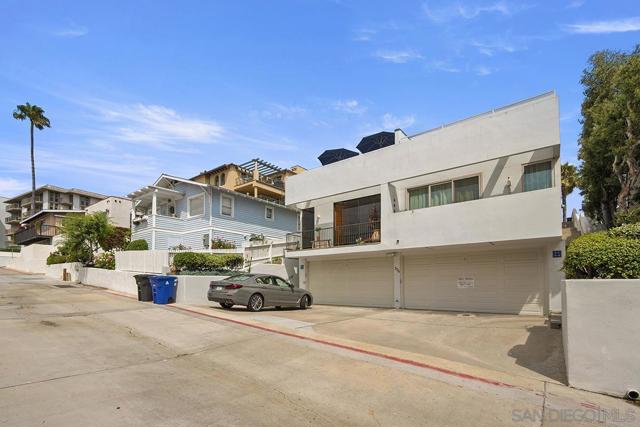 356 Prospect Street, La Jolla CA: https://media.crmls.org/mediaz/c0cddc40-3d96-41e9-bd17-74e696ff17a5.jpg