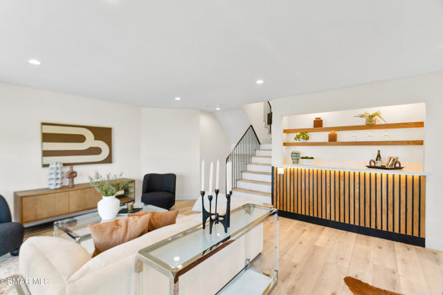 26200 Lockwood Road, Malibu CA: https://media.crmls.org/mediaz/c0ce5e45-1d12-4888-94f3-2c7c9dc2eaea.jpg