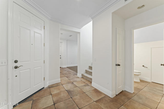 186 Parkside Drive, Simi Valley CA: https://media.crmls.org/mediaz/c0cf572e-5a5f-47bd-b9fa-70ca12b9eac4.jpg