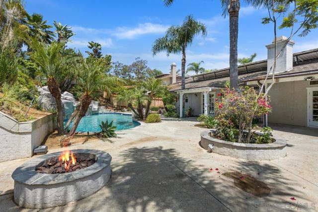 1915 Andrews Ct, Oceanside CA: https://media.crmls.org/mediaz/c0cf850f-8c79-426b-9c4b-59d4d6550d31.jpg