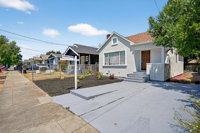 7000 Arthur Street, Oakland CA: https://media.crmls.org/mediaz/c0cfa538-11c5-4b5d-b014-f2eef6db52fa.jpg