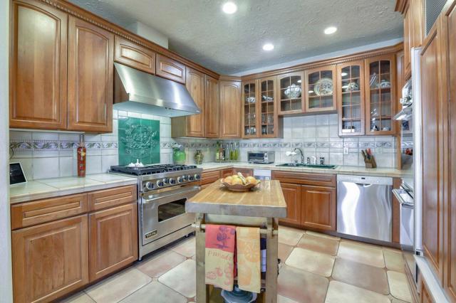 725 Correas Street, Half Moon Bay CA: https://media.crmls.org/mediaz/c0cfc03c-c569-44f7-87ab-14375276da6e.jpg
