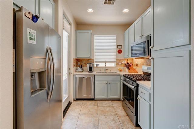 Detail Gallery Image 13 of 23 For 1653 Sourwood Pl, Chula Vista,  CA 91915 - 2 Beds | 2/1 Baths