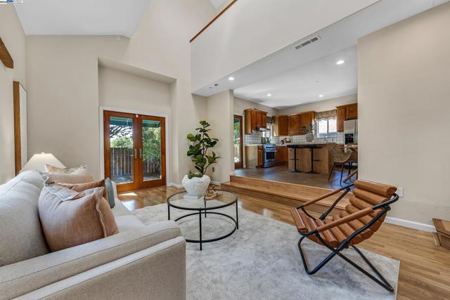 2350 W Avenue 135Th, San Leandro CA: https://media.crmls.org/mediaz/c0d0a235-5b43-4c09-94a0-1a9023233a0e.jpg