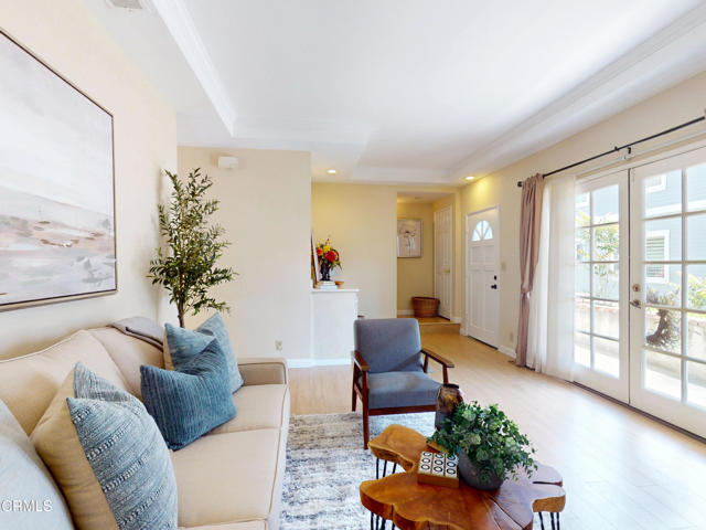 Detail Gallery Image 3 of 29 For 123 N Alhambra Ave #C,  Monterey Park,  CA 91755 - 3 Beds | 2/1 Baths