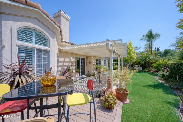 3695 Mapleknoll Place, Thousand Oaks CA: https://media.crmls.org/mediaz/c0d315d2-0cd7-46b0-9daa-c8ad889f4dac.jpg