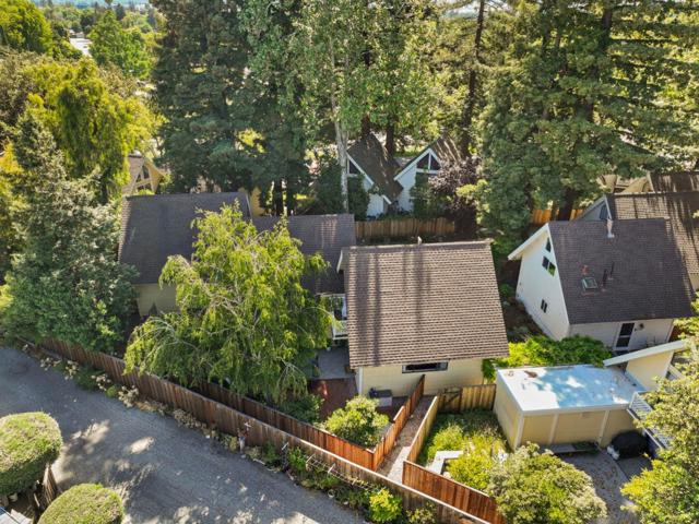 2518 W Middlefield Road, Mountain View CA: https://media.crmls.org/mediaz/c0d504f8-0347-4d57-852c-3c4c9cfacbfd.jpg