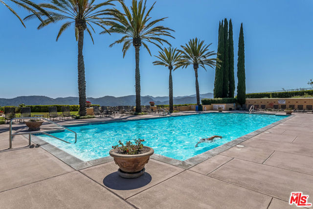 16724 Calle Arbolada, Pacific Palisades CA: https://media.crmls.org/mediaz/c0d5f682-b259-47ac-afb3-61b5e301acde.jpg