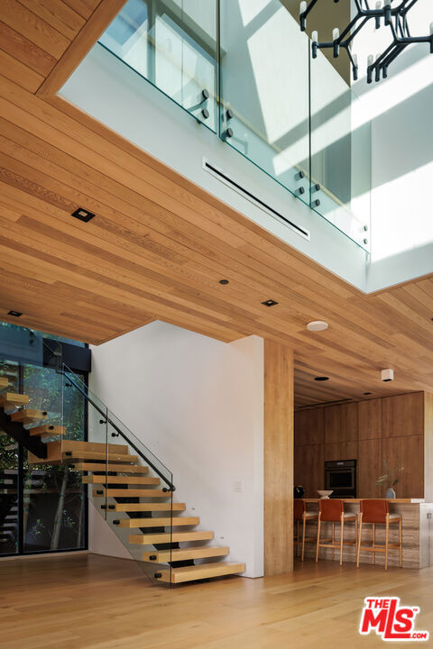 952 N Laurel Avenue, Los Angeles CA: https://media.crmls.org/mediaz/c0d64ef6-9bc0-4962-a736-5a9f9f9c3e98.jpg