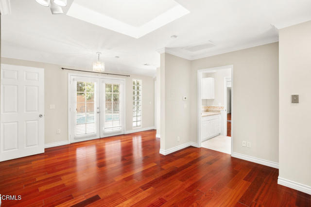 4841 Crown Avenue, La Canada Flintridge CA: https://media.crmls.org/mediaz/c0d65bea-4070-493c-b70a-2989f5f853d3.jpg