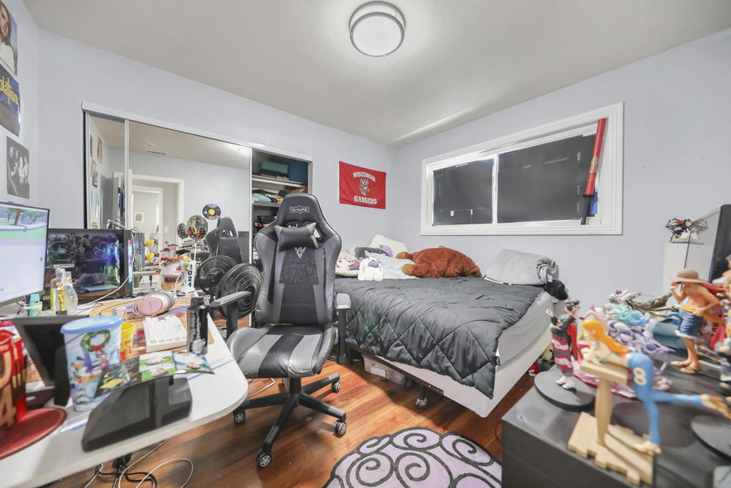 https://media.crmls.org/mediaz/c0d67b32-43e6-4020-a870-1664742c0491.jpg?preset=X-Large