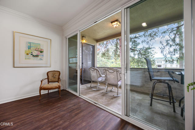380 S Orange Grove Boulevard, Pasadena CA: https://media.crmls.org/mediaz/c0d68fc6-a8a5-46ab-970a-a1a051626dec.jpg