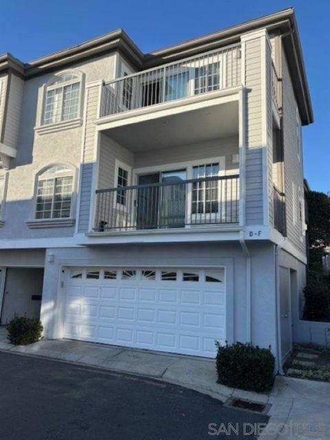 8641 Via Mallorca, La Jolla CA: https://media.crmls.org/mediaz/c0d738b3-fa98-4185-8c2b-83b5f033b9bb.jpg