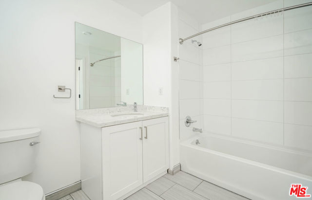 2701 James M Wood Boulevard, Los Angeles CA: https://media.crmls.org/mediaz/c0d74a85-6f66-4dad-bc78-0df8a840f105.jpg
