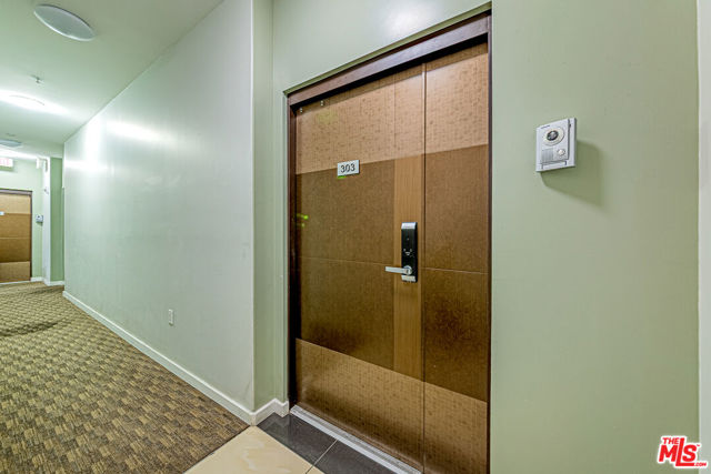 903 S New Hampshire Avenue, Los Angeles CA: https://media.crmls.org/mediaz/c0d8047e-fa9b-46a5-9497-e2a285f88a17.jpg