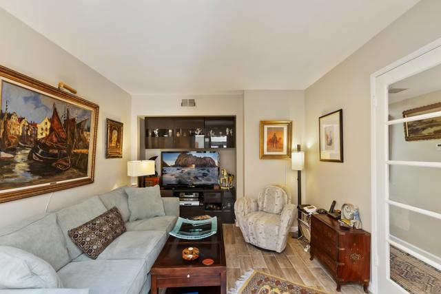 72416 Sommerset Drive, Palm Desert CA: https://media.crmls.org/mediaz/c0d825e4-4248-4c8d-bdfd-5939b6cb806a.jpg