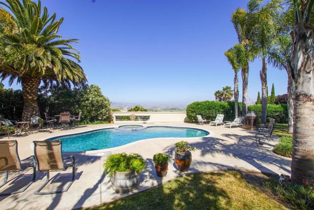 303 Taryn Court, Hollister CA: https://media.crmls.org/mediaz/c0d82c71-e957-429a-80ad-655fbee691c2.jpg