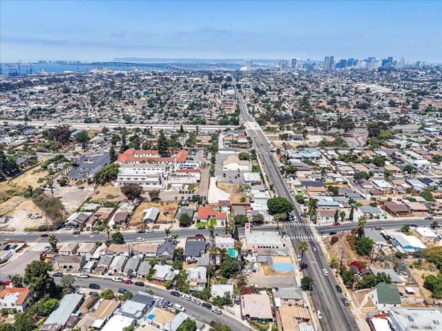 539 45 S 36th Street, San Diego CA: https://media.crmls.org/mediaz/c0d851fb-4e5f-4092-9d10-07cf70a8b08e.jpg