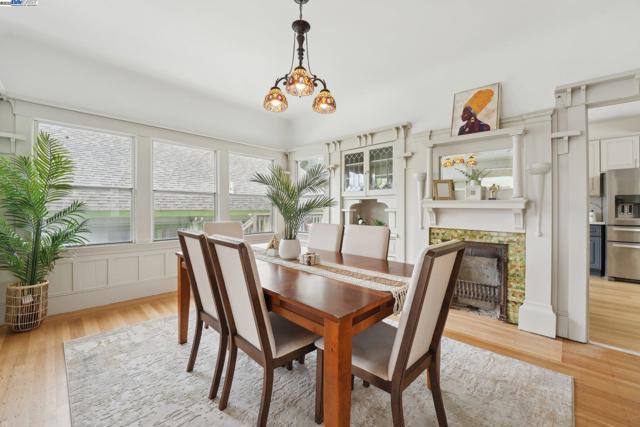 2155 42nd Ave, Oakland CA: https://media.crmls.org/mediaz/c0d88242-8396-4702-8d31-c677872821e2.jpg