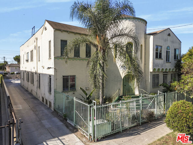 4038 Marathon Street, Los Angeles CA: https://media.crmls.org/mediaz/c0d8981c-36f1-4996-bd5f-122458dcf66d.jpg