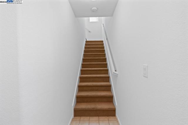 1525 Whispering Oaks Way, Pleasanton CA: https://media.crmls.org/mediaz/c0d985fb-da67-44f4-92ba-46fc266a6353.jpg