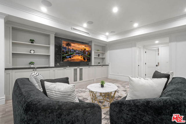 126 N Canyon View Drive, Los Angeles CA: https://media.crmls.org/mediaz/c0d98d9e-aaa5-4fb4-95e9-211e7e8a77a9.jpg