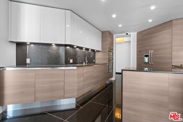 10490 Wilshire Boulevard, Los Angeles CA: https://media.crmls.org/mediaz/c0d9ce66-9330-4563-ac73-504481e0662f.jpg