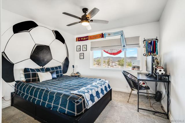 1271 Via Sendero, Escondido CA: https://media.crmls.org/mediaz/c0d9e365-086c-4ab8-9f22-9e6f9ea78291.jpg