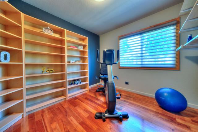 6291 Calle Fuego, Pleasanton CA: https://media.crmls.org/mediaz/c0da45b2-2a96-40cf-87ba-982cb3ad886a.jpg