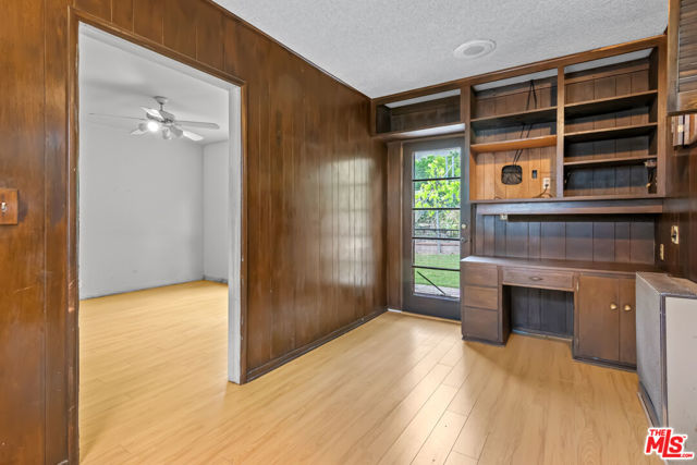 5718 Eveward Road, Culver City CA: https://media.crmls.org/mediaz/c0dab2f9-a6f2-4102-853d-9e8ba90b2a81.jpg