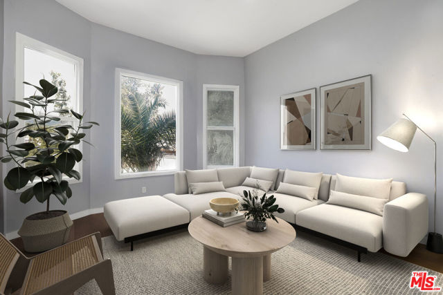 319 Chestnut Avenue, Los Angeles CA: https://media.crmls.org/mediaz/c0db012b-40e6-4cae-add0-15579da3901c.jpg